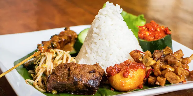 Tour Makanan
