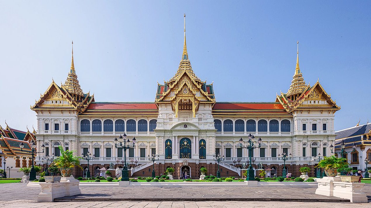 The Grand Palace Bangkok: Istana Emas yang Menyimpan Cerita 1 The Grand Palace