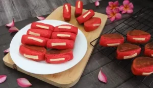 Pukis Red Velvet: Transformasi Manis dari Jajanan Tradisional yang Bikin Ketagihan
