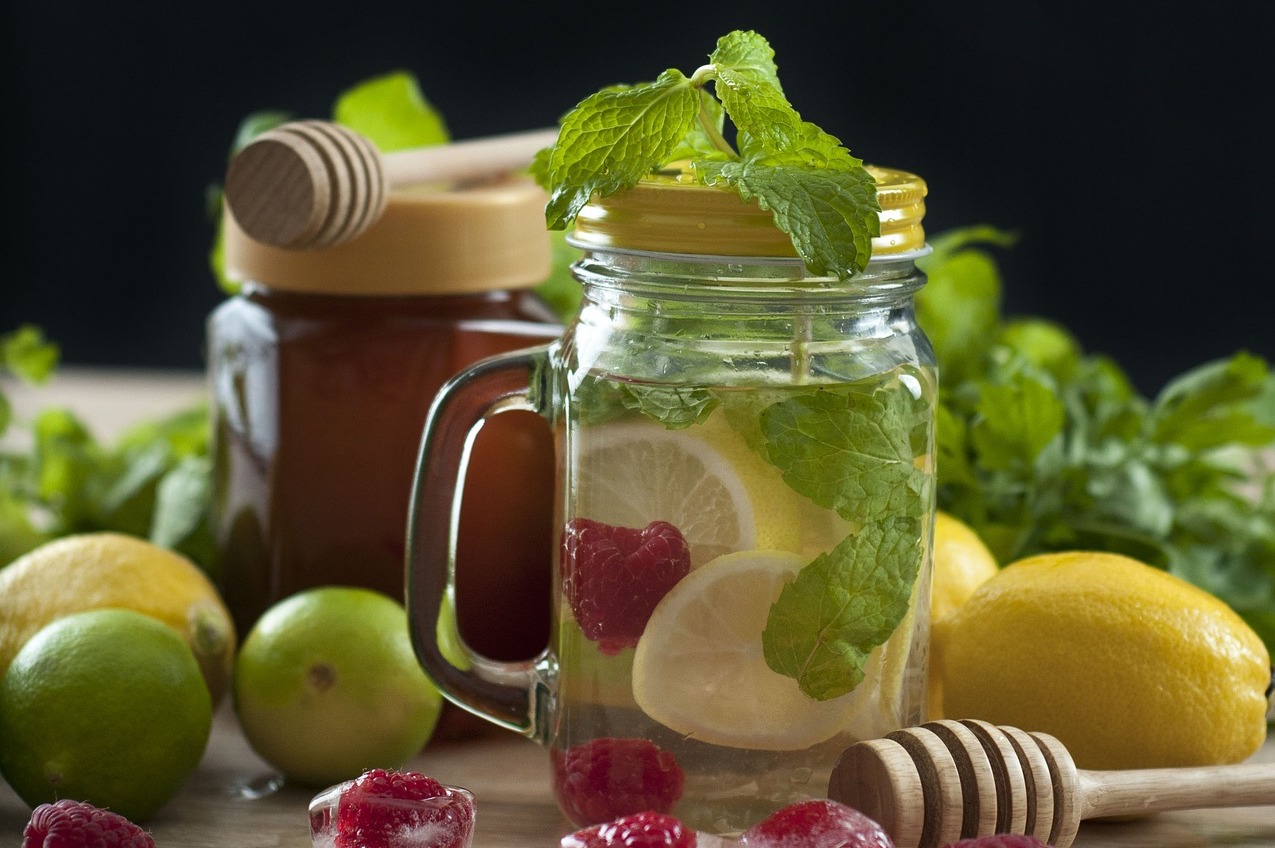 Infused Water: Rahasia Segarnya Hidup Sehat dari Air yang Sederhana 1 Infused Water
