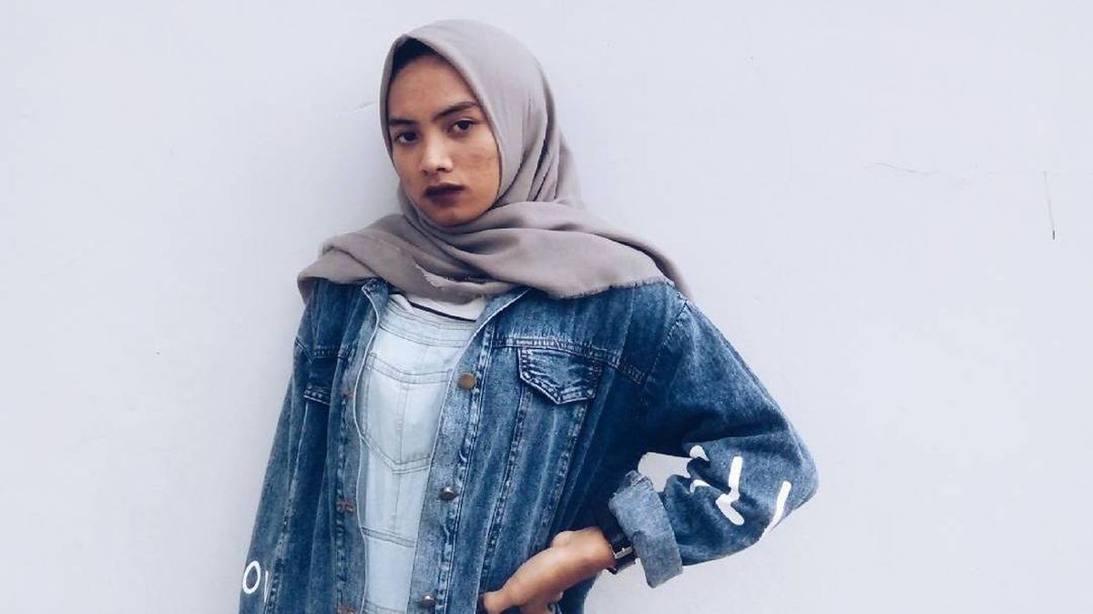 Sister Hong Lombok: Kisah Viral Pedagang Pecel Ayam yang Menghangatkan Dunia Kuliner Nusantara 3 Sister Hong Lombok