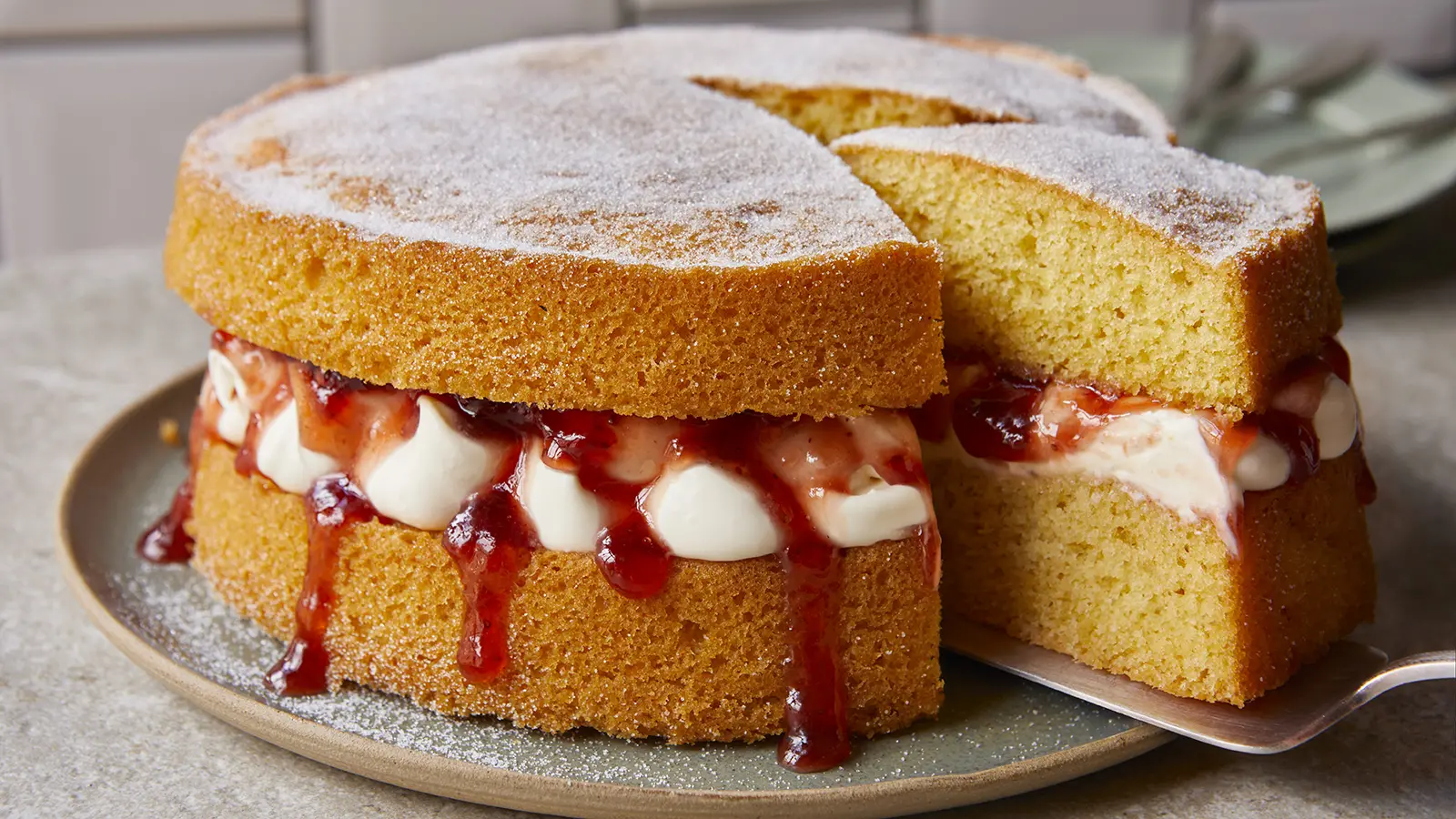 Victoria Sponge, Kue Klasik yang Selalu Berhasil Mencuri Hati Pecinta Hidangan Manis 2 Victoria Sponge
